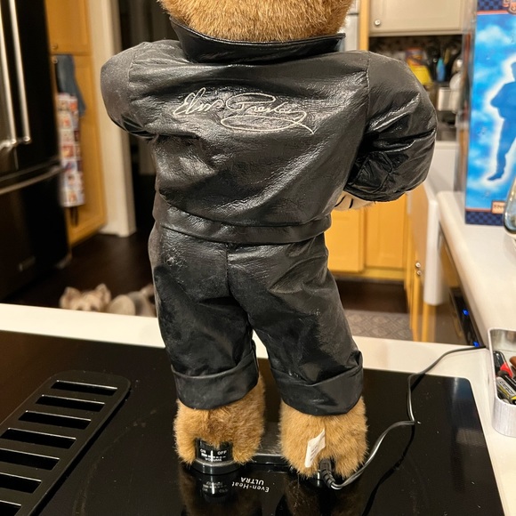 Authentic 1999 Elvis Presley dancing teddy bear - Picture 5 of 9